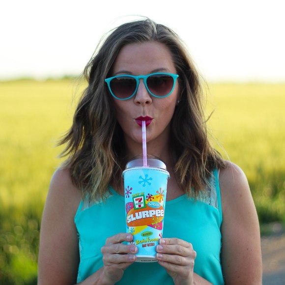 Meet your Posher, Janna - Picture 1 of 1